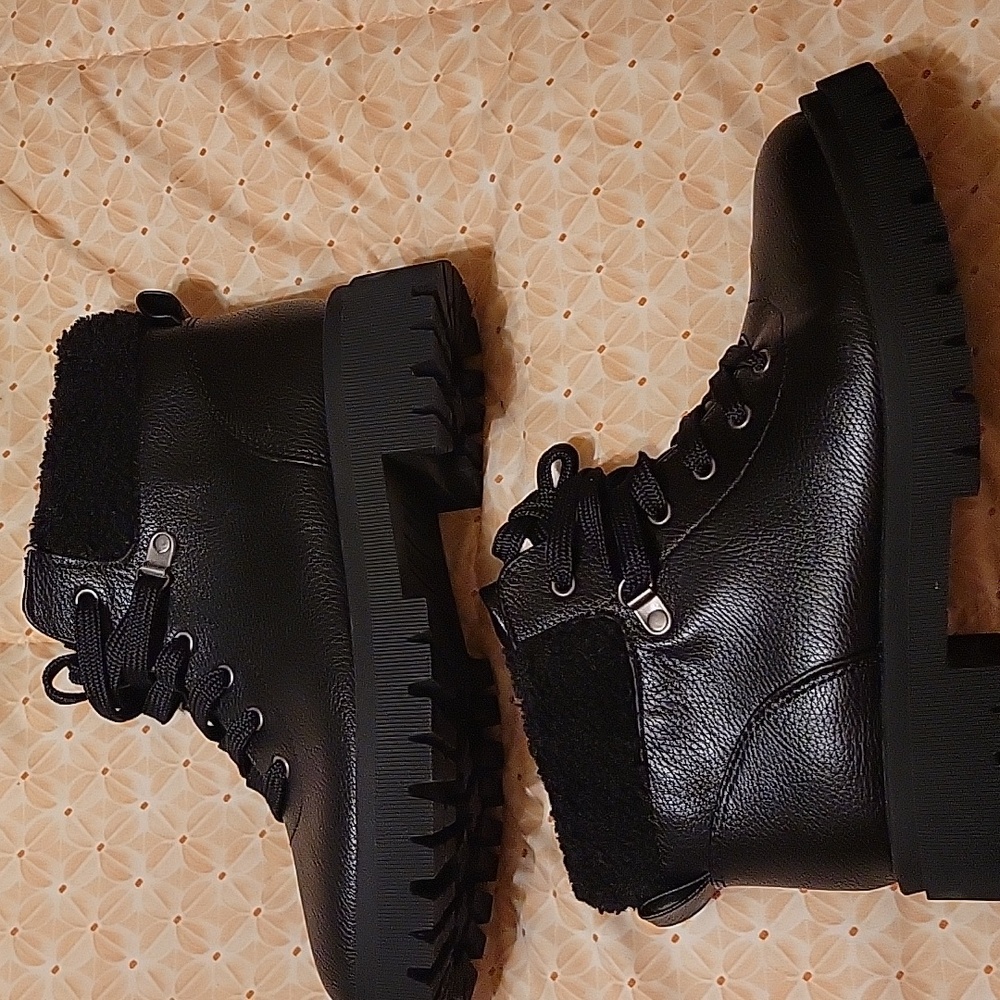 Old Navy Ankle Hiking Boots - Picture 2 of 4